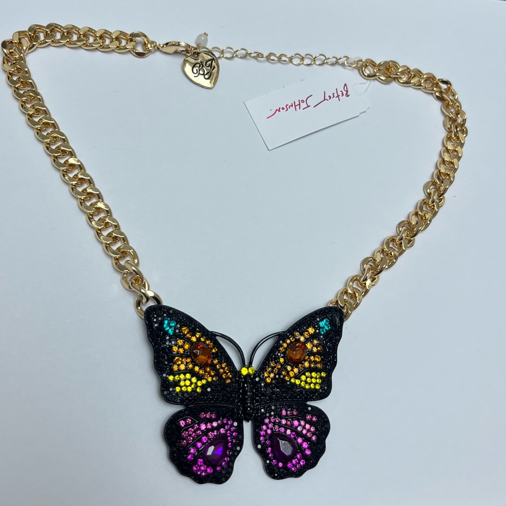 NWT ⚜️🖤⚜️ Betsey Johnson Gorgeous Butterfly Gem Necklace - Picture 3 of 12